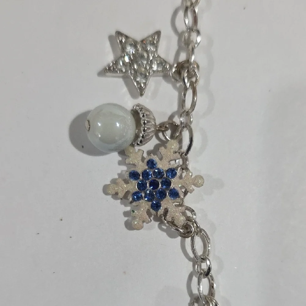 Silver Snowflake Necklace – Sparkle Star & Bead Charm Holiday Statement Jewelry